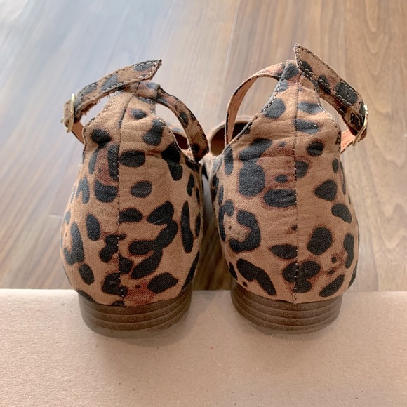 GAP Leopard Ankle Strap Flats - Picture 3 of 3